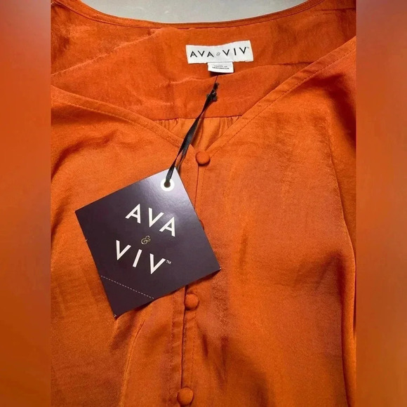 Ava & Viv Soft and Silky Blouse Plus 1X NWT Rust Color flowy Long Sleeve Satiny - Picture 2 of 7
